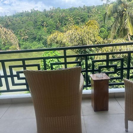 Kandy Rivers Edge Nature Resort Bagian luar foto