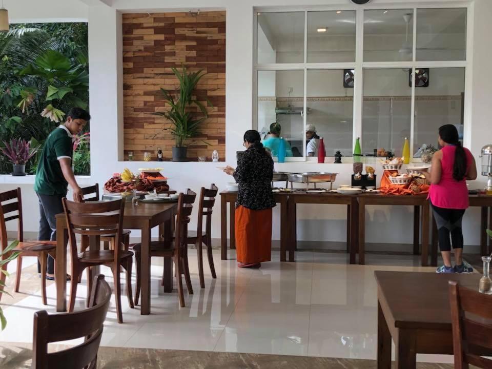 Kandy Rivers Edge Nature Resort Bagian luar foto