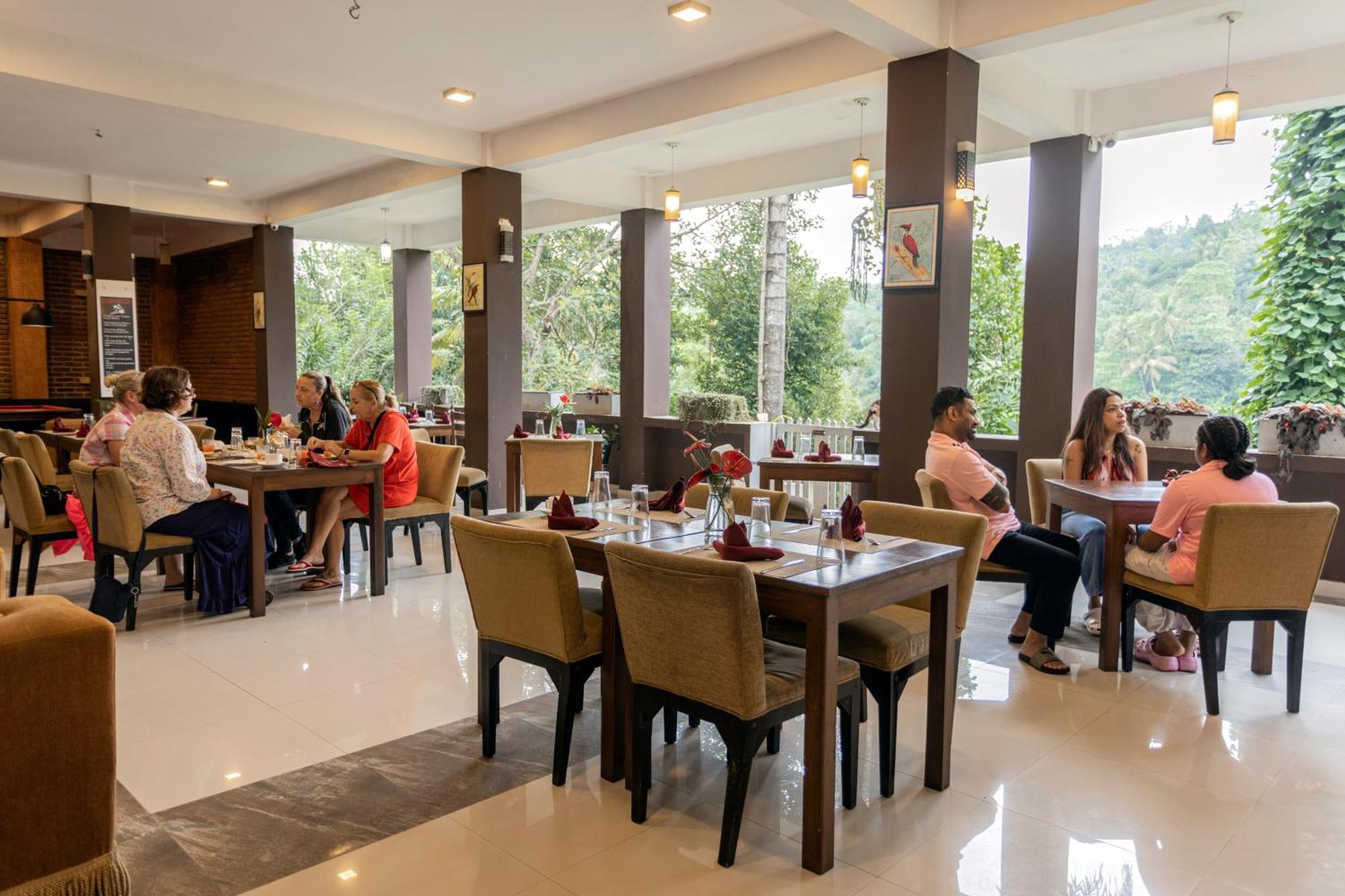 Kandy Rivers Edge Nature Resort Bagian luar foto