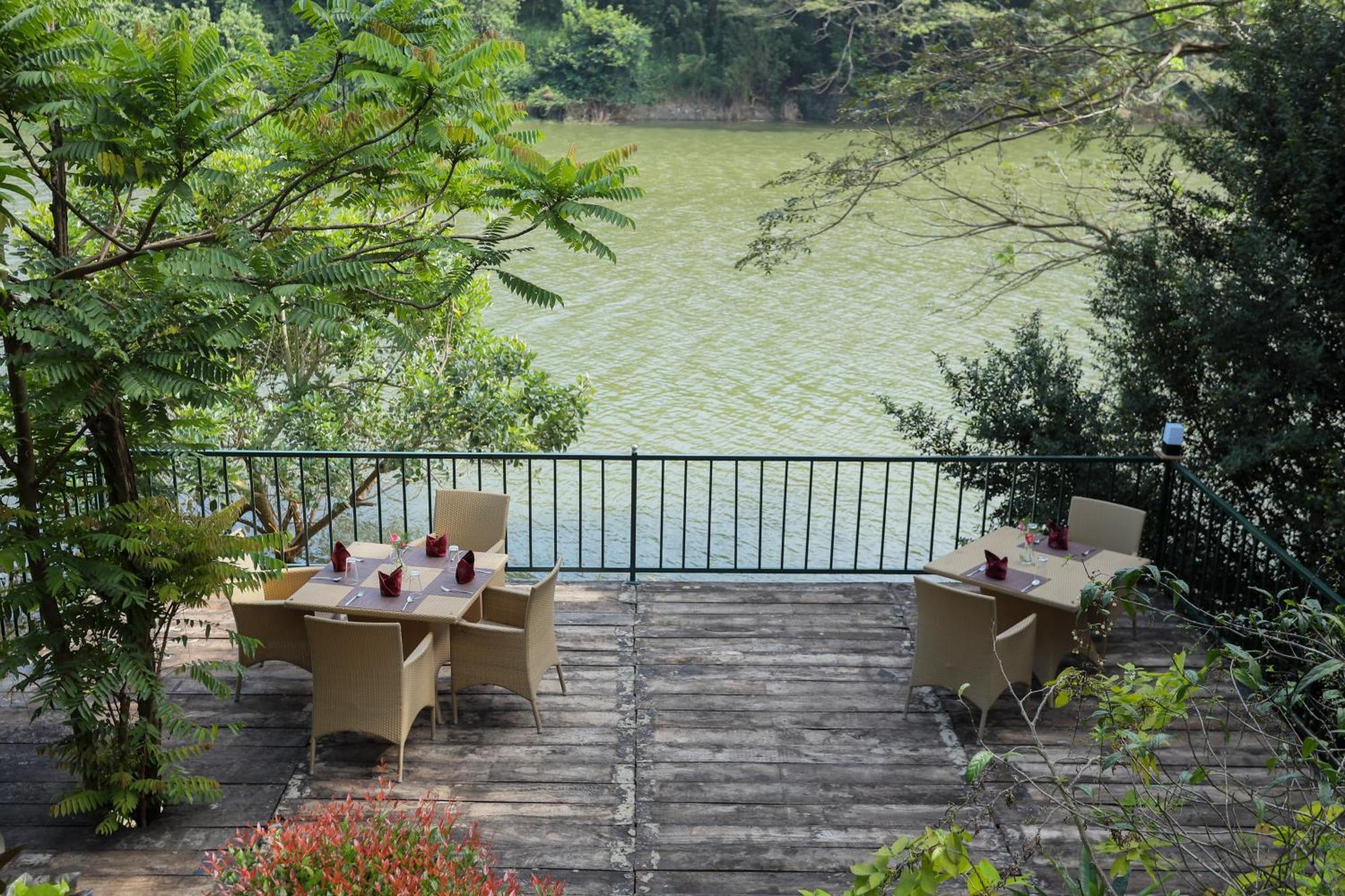 Kandy Rivers Edge Nature Resort Bagian luar foto
